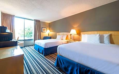 Deluxe Queen Room with Two Queen Beds - Non-Smoking