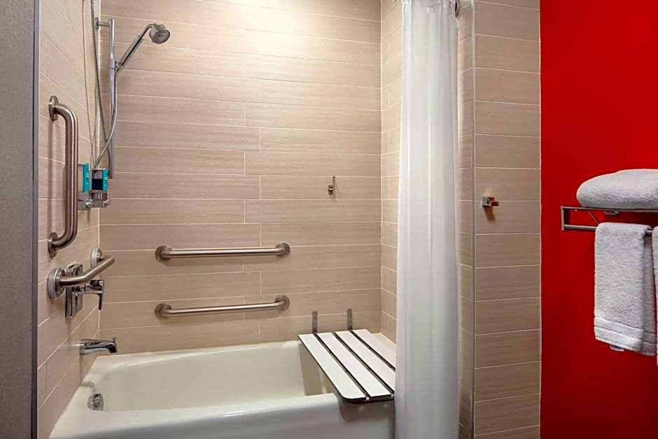 Aloft Buffalo Airport