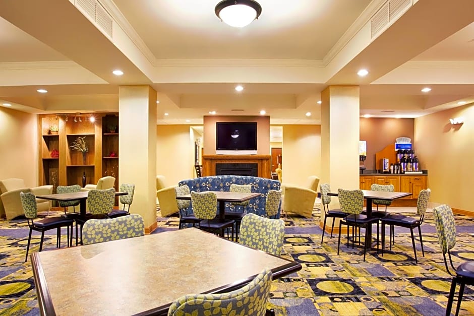 Holiday Inn Express Hotel & Suites Chicago South Lansing, an IHG Hotel
