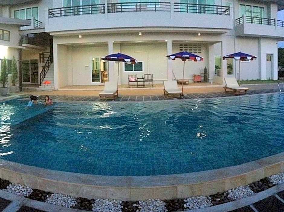 Sea Mountain Khanom Hotel
