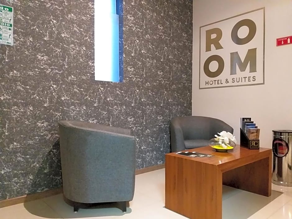ROOM Hotel & Suites