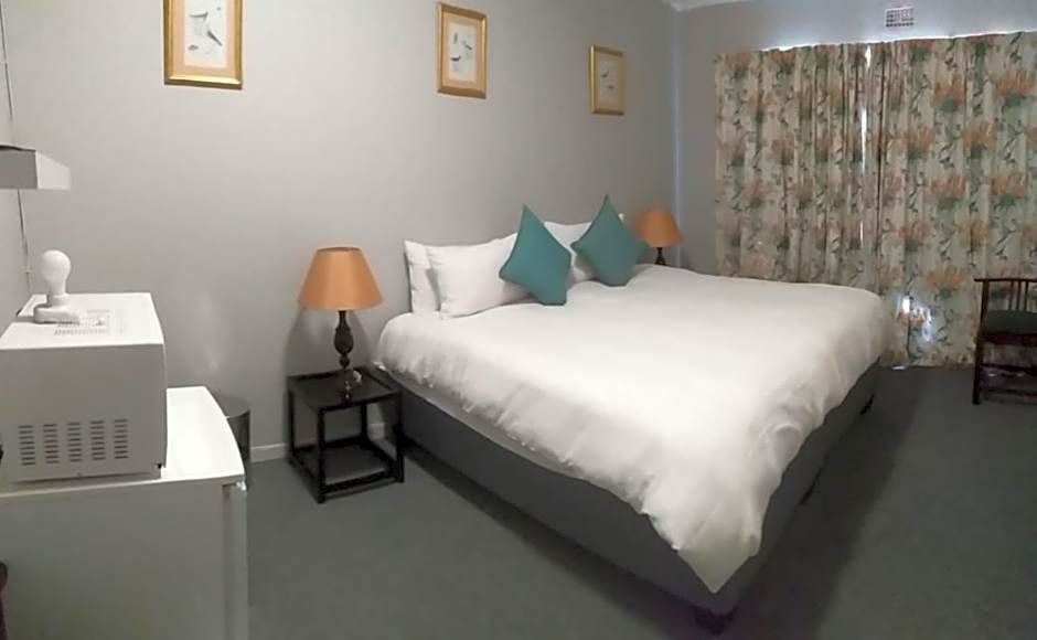 Kwa-Dlamathe Guesthouse