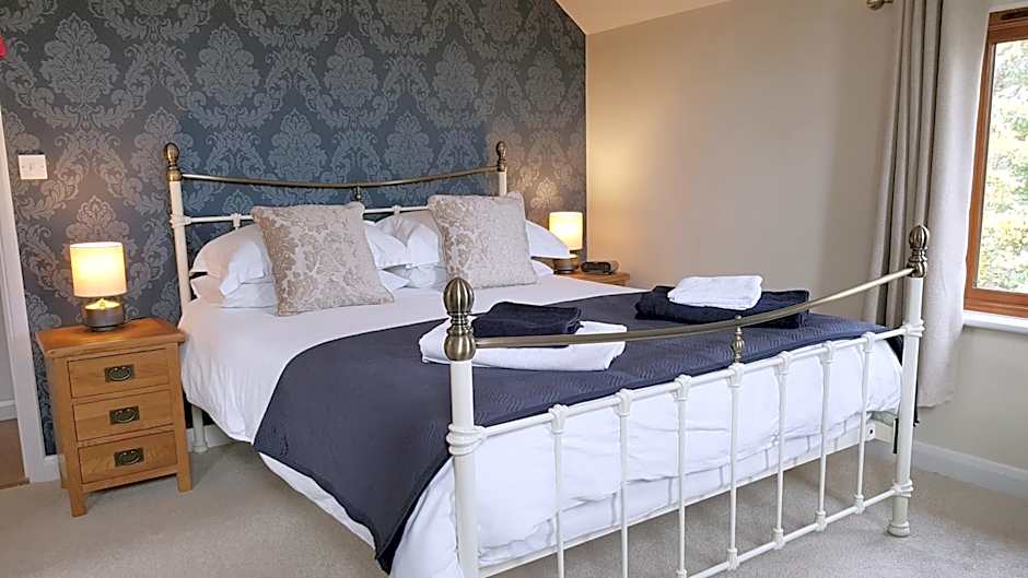 Photo 1 of 5 of 1 King Bed