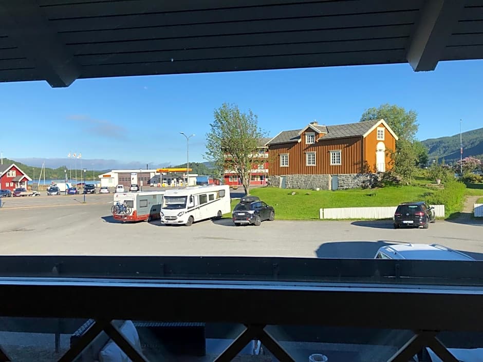 Ørnes Hotell