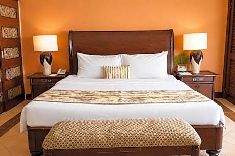 Sunrise Corner Junior Suite