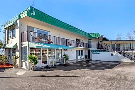 Econo Lodge Conway Central