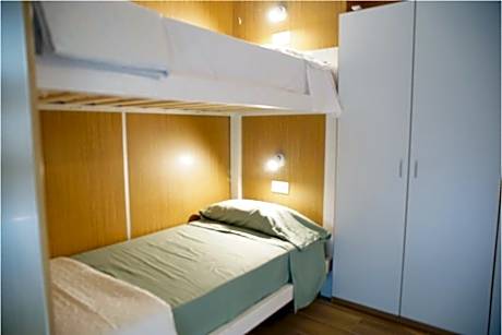 Bed in 4-Bed Mixed Dormitory Room