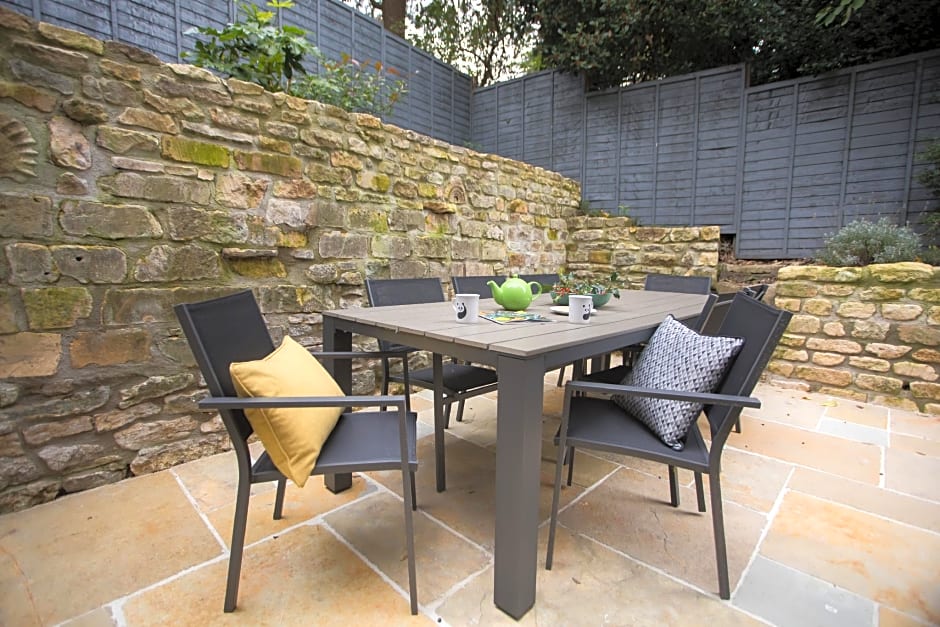 Locksbrook Lodge - Hot Tub - Spacious Outdoor Space