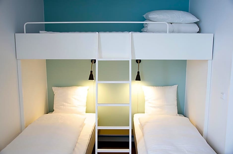 Motel X