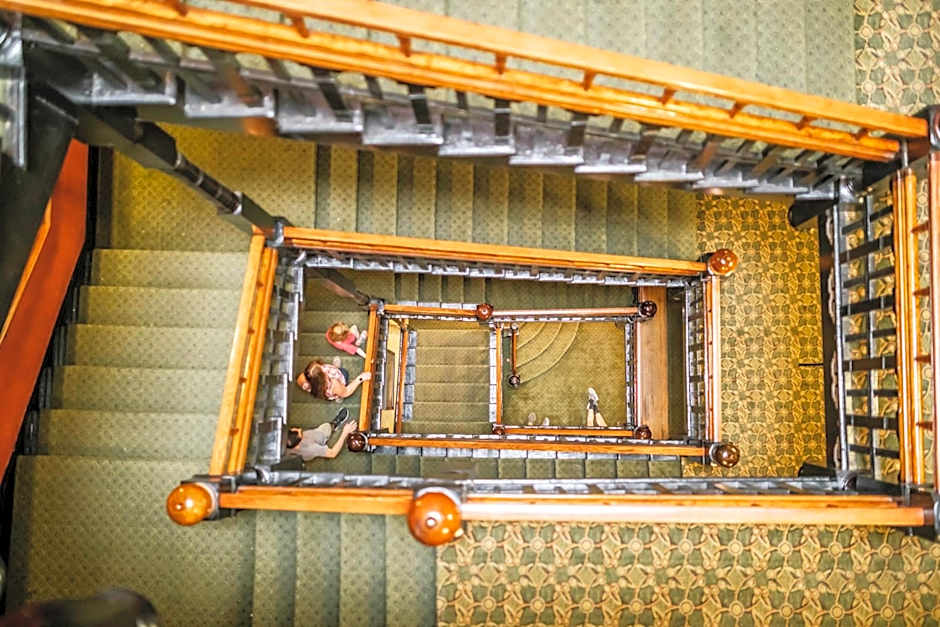 1886 Crescent Hotel and Spa