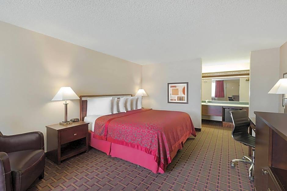 Days Inn by Wyndham Auburn