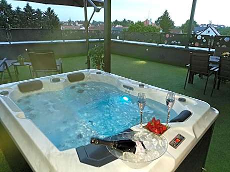 Arcobaleno Apartments & Rooms