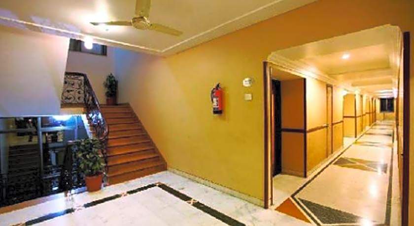 Hotel Brijwasi Royal