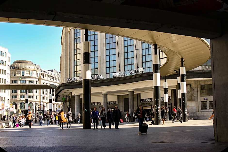 Alma Grand Place Hotel