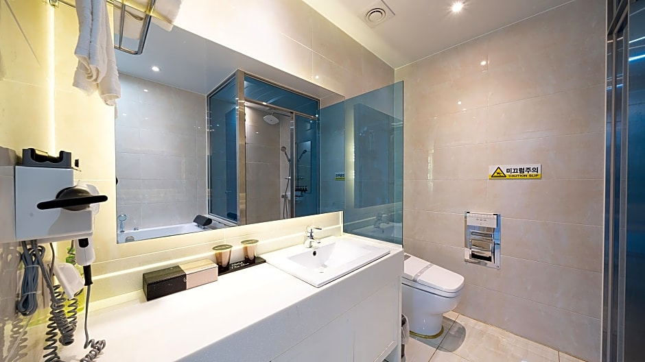 Yeosu Hotel The One
