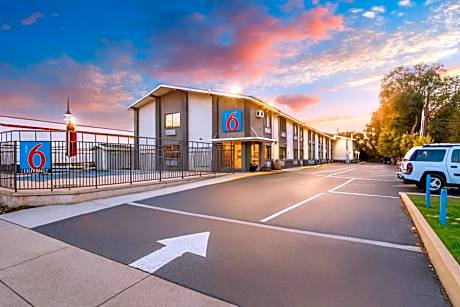 Motel 6 Ogden, UT- Downtown