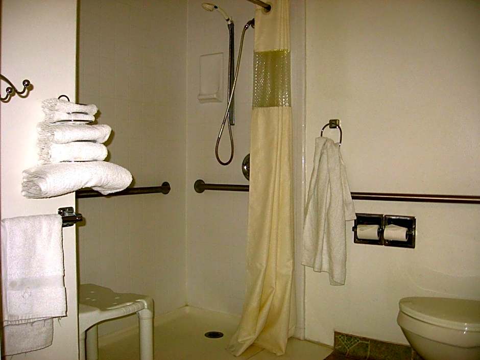 Travelodge by Wyndham Red Bluff South of Redding