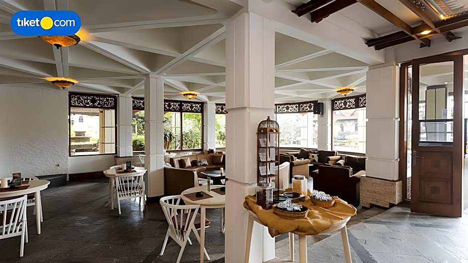 Royal Hotel and Villa Batu