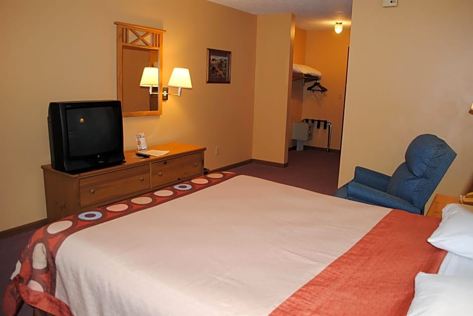Super 8 by Wyndham Shipshewana