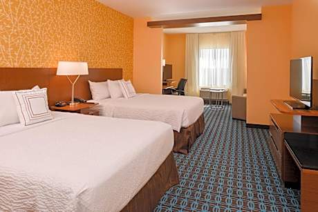 Suite, 2 Queen, Sofa bed