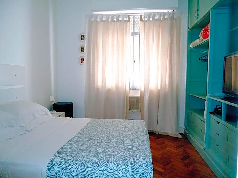 Copacabana 3 quartos ar cond a 2 qds da praia