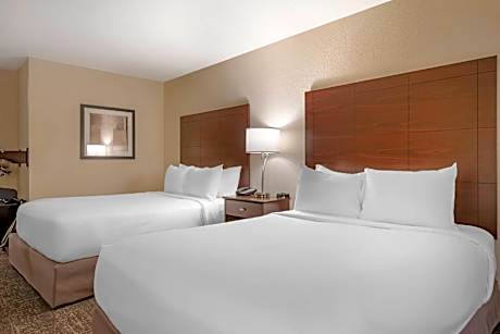 Efficiency Quadruple Room with Two Queen Beds - Disability Access/Non Smoking