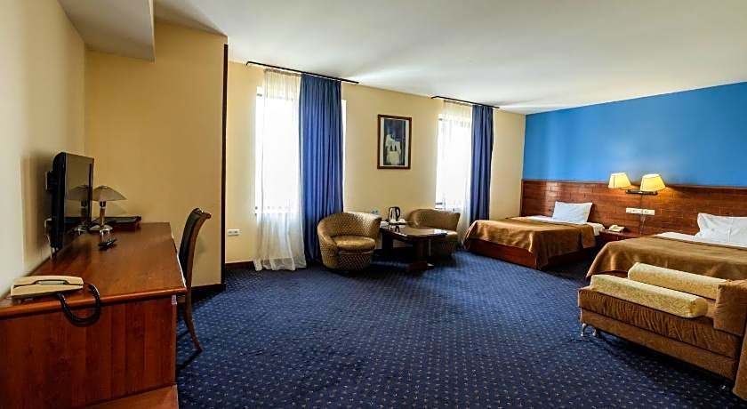 Ararat Hotel