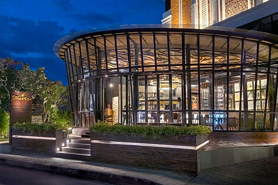 Jambuluwuk Oceano Seminyak Hotel