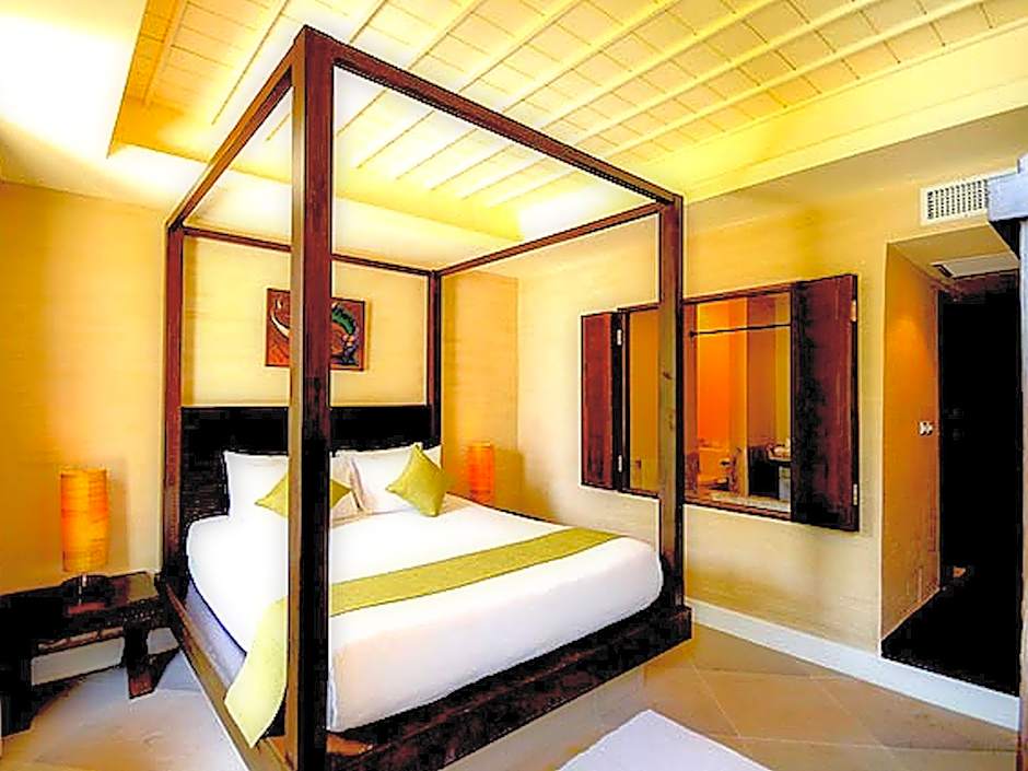 Iyara Beach Hotel and Plaza