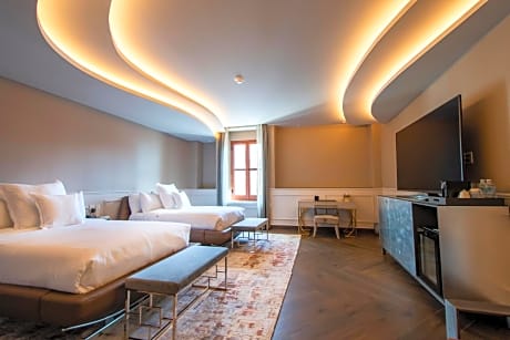 Twin Room with Bath