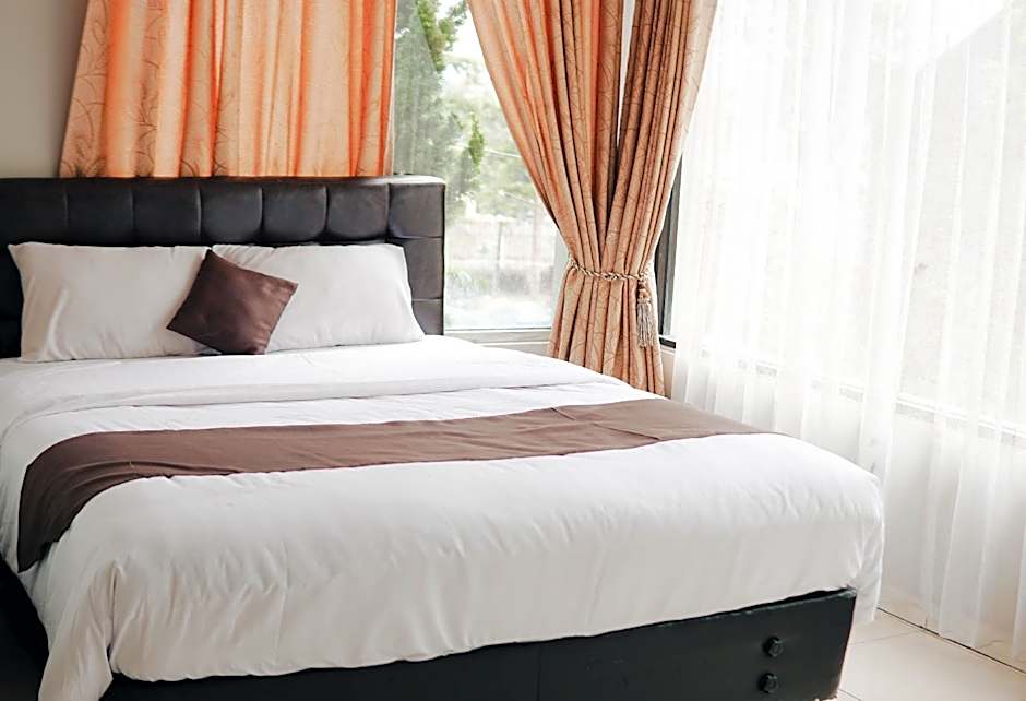 Red Chilies Hill Hotel