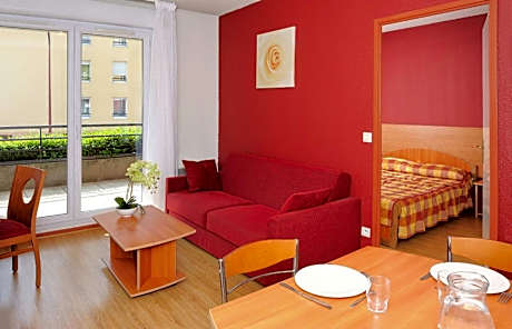 Two-Bedroom Apartment (5 Adults)