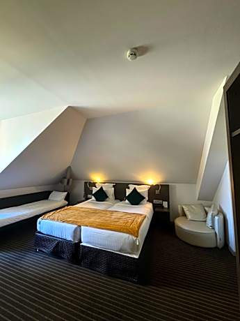 Superior Double Room with Two Single Beds - Non-Smoking