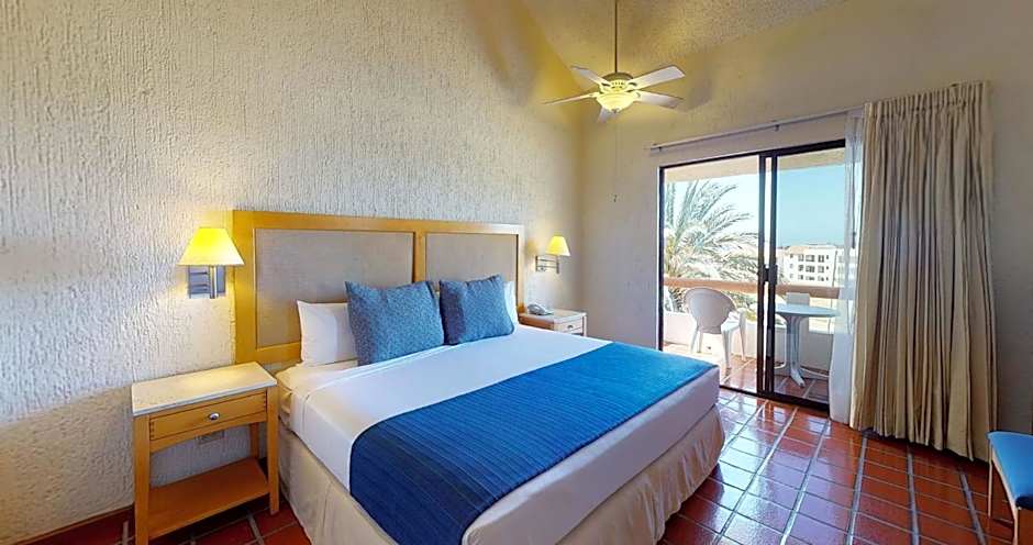 Park Royal Homestay Los Cabos