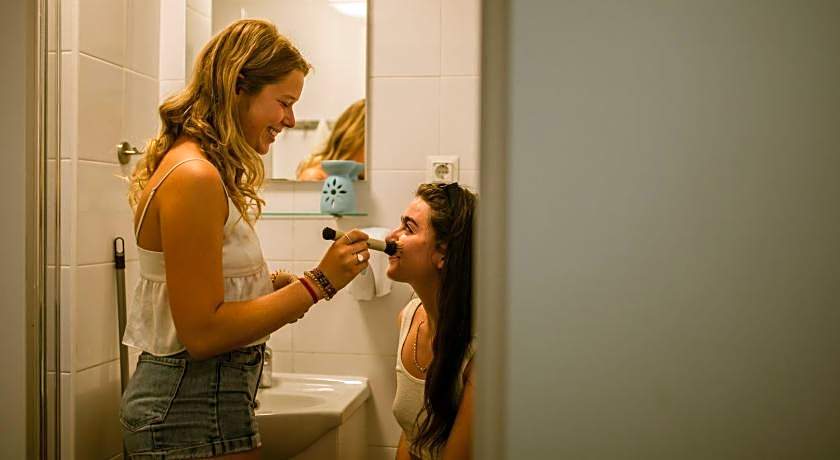 Booze & Snooze Social Hostel