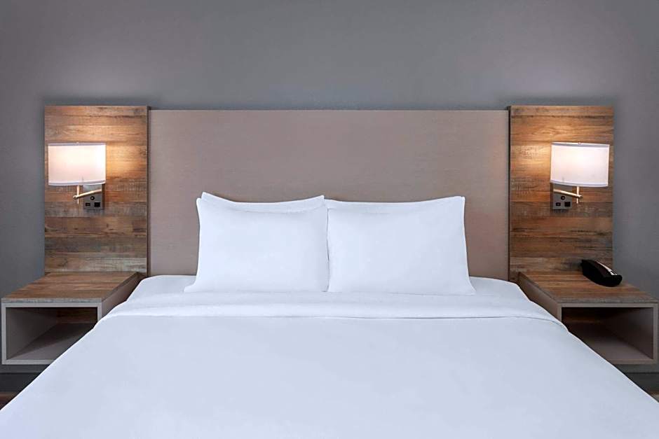 Links Bos Landen Hotel & Spa of Pella, Trademark by Wyndham