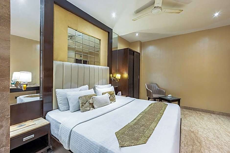 Hotel Emperor Palms