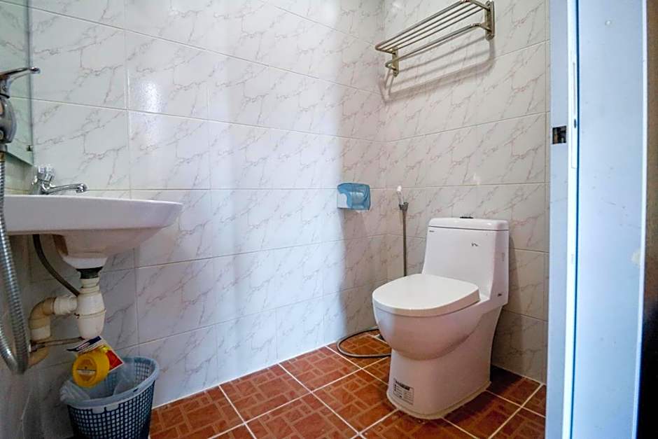 RedDoorz Plus near DC Mall Batam