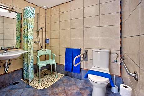 One-Bedroom Apartment (2 Adults) Disability Access