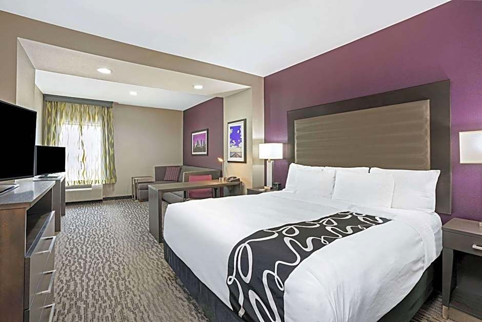 La Quinta Inn & Suites by Wyndham College Station South