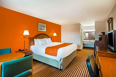 1 Queen Bed Non-Smoking