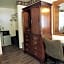 Crest Country Inn
