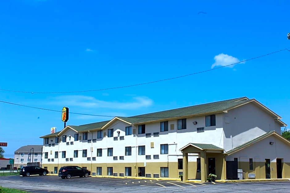 Super 8 by Wyndham Topeka/Wanamaker RD/I-70