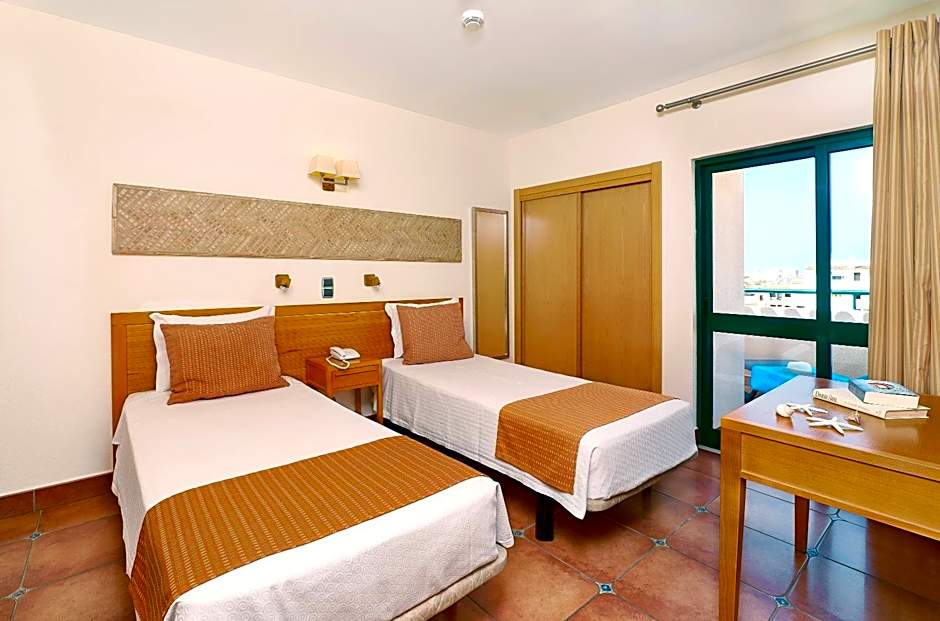 Oceanus Aparthotel
