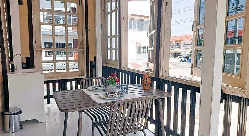 Green Riverside Homestay