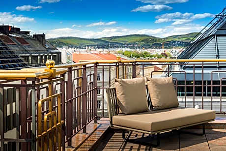 King Penthouse Corner Suite