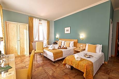 Deluxe Triple Room with Lake View