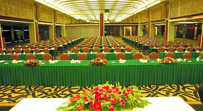 Dongguang Richwood Garden Hotel