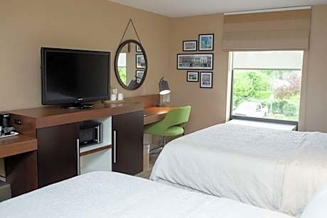 Room with Two Queen Beds - Non-Smoking