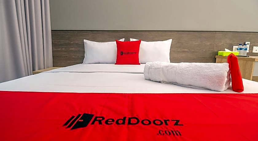 RedDoorz near Taman Rejomulyo
